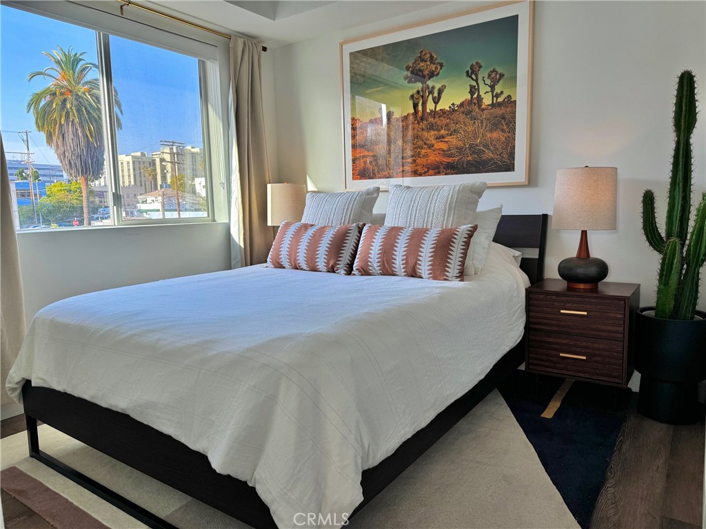 1245 N New Hampshire Avenue #4