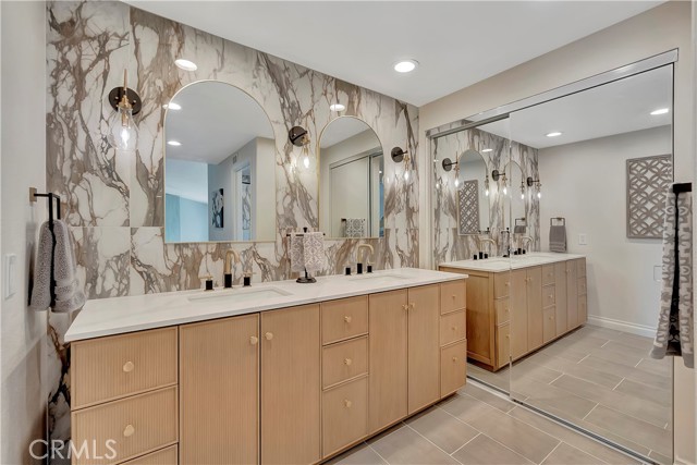 22471 Rippling Brook, Lake Forest CA: https://media.crmls.org/medias/1acc27ec-a98f-478a-af34-92e7afde78f7.jpg