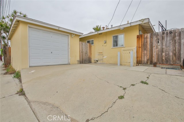 717 Ultimo Avenue, Long Beach CA: https://media.crmls.org/medias/1acc2bc8-6cfc-44a1-ae7b-370cd2d958c3.jpg