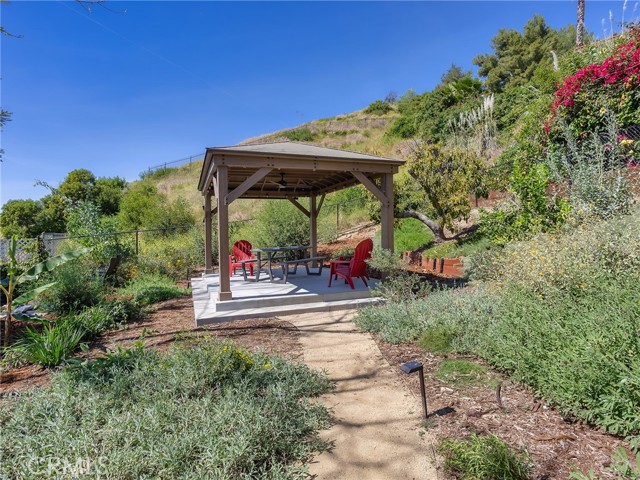 Detail Gallery Image 49 of 72 For 1012 N Sunset Canyon Dr, Burbank,  CA 91504 - 3 Beds | 2 Baths