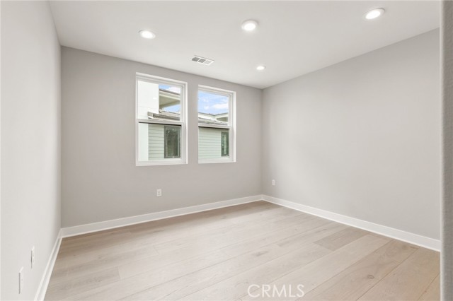 Detail Gallery Image 16 of 26 For 204 Stage, Irvine,  CA 92618 - 6 Beds | 5 Baths