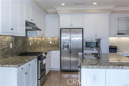86 Rembrandt, Irvine CA: https://media.crmls.org/medias/1acce66d-988f-4222-8745-0e2ffc9b09bb.jpg