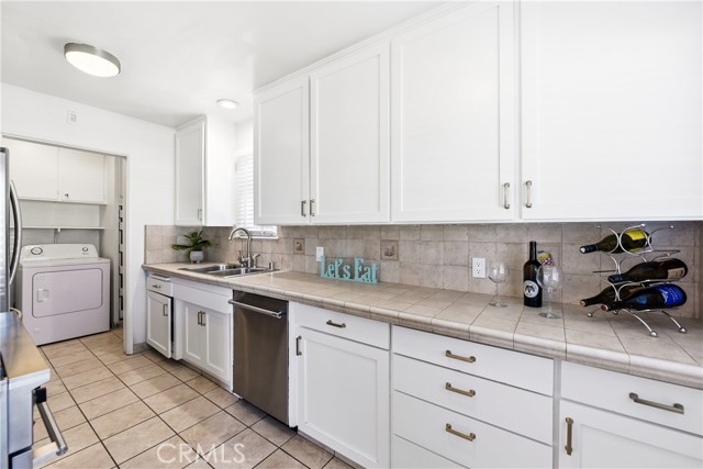 Detail Gallery Image 6 of 41 For 18638 Malden, Northridge,  CA 91324 - 4 Beds | 2 Baths