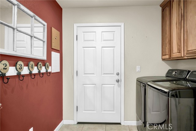 Detail Gallery Image 23 of 38 For 18695 Horseshoe Rd, Hidden Valley Lake,  CA 95467 - 3 Beds | 2/1 Baths