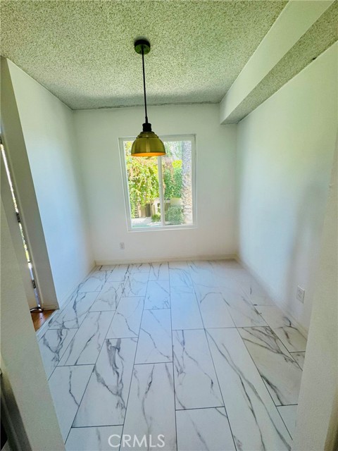 5484 Dobbs Street, Los Angeles CA: https://media.crmls.org/medias/1acf0c20-c96d-4c2a-a832-a0980b2f616e.jpg