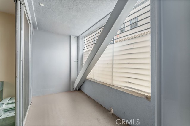433 Pine Avenue, Long Beach CA: https://media.crmls.org/medias/1acf823e-ae4b-4882-9ce4-fb0c0e93fb67.jpg