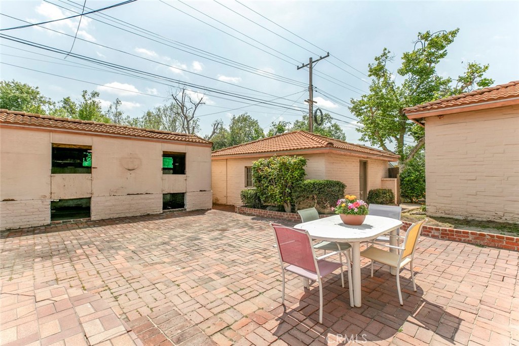 1422 W Riverside DriveBurbank img 20