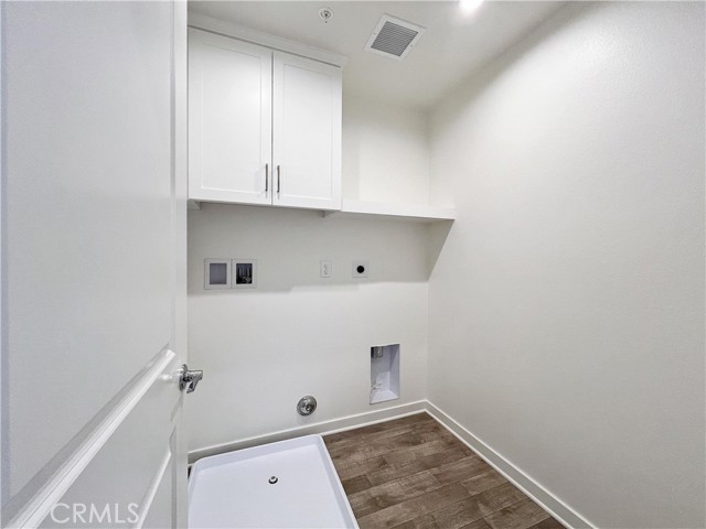 Detail Gallery Image 13 of 31 For 16068 Olivas Ln, Fontana,  CA 92336 - 4 Beds | 2/1 Baths