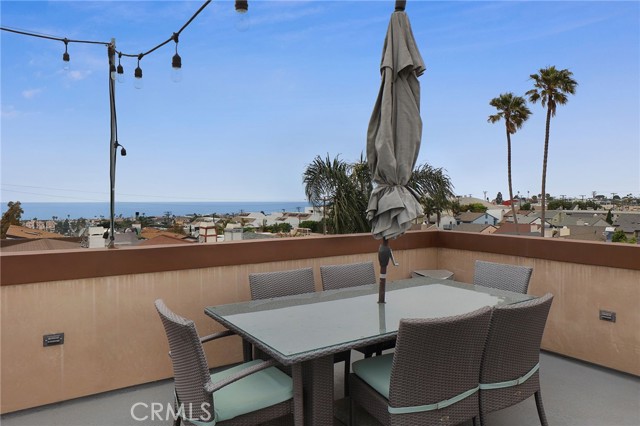 2025 Prospect Avenue, Hermosa Beach CA: https://media.crmls.org/medias/1ad165eb-cbae-4faf-82a5-5e4232e77d25.jpg