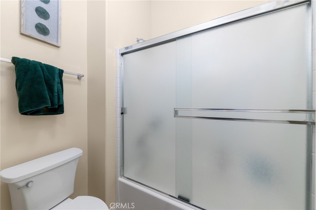 https://media.crmls.org/medias/1ad367c3-c88c-4994-8ad6-5e48326f7890.jpg?preset=X-Large