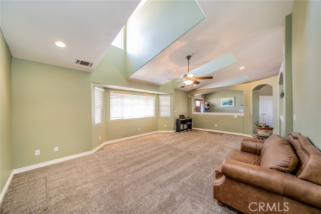 Detail Gallery Image 20 of 50 For 10636 Larch, Oak Hills,  CA 92344 - 5 Beds | 3 Baths