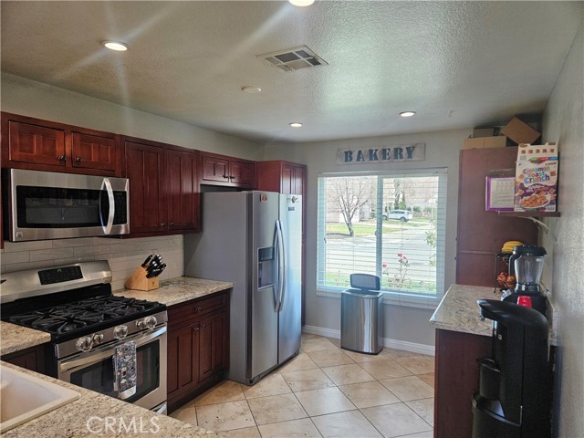 Detail Gallery Image 9 of 54 For 2617 Redington Street, Palmdale,  CA 93551 - 4 Beds | 3 Baths