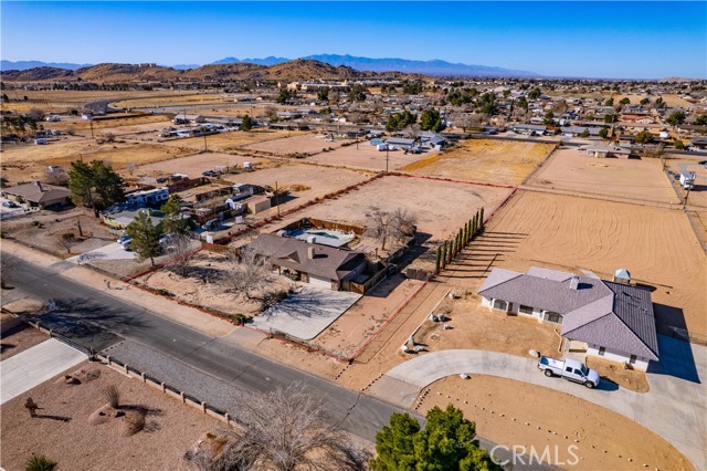 Detail Gallery Image 8 of 31 For 15482 Apache Rd, Apple Valley,  CA 92307 - 3 Beds | 2 Baths