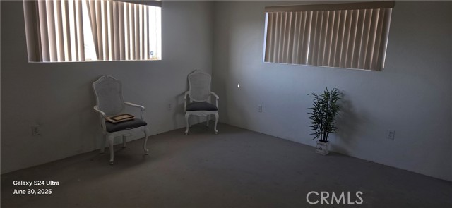 121 Old Woman Springs Road, Yucca Valley CA: https://media.crmls.org/medias/1ad5f28d-cc2e-4919-afb8-07c90861354b.jpg