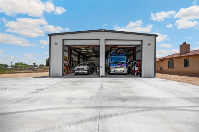 11915 Redwood Avenue, Hesperia CA: https://media.crmls.org/medias/1ad6977f-abba-4bd5-b84c-65909e6b3eed.jpg