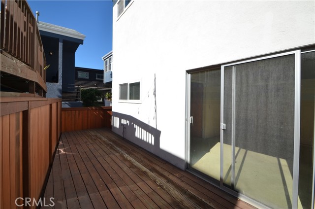 250 24th St, Hermosa Beach, California 90254, 3 Bedrooms Bedrooms, ,1 BathroomBathrooms,Residential,Sold,24th St,SB22037743