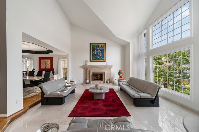 18200 Sandringham Court, Porter Ranch CA: https://media.crmls.org/medias/1ad71fc5-143d-4bed-bc70-97cf0cb802e5.jpg