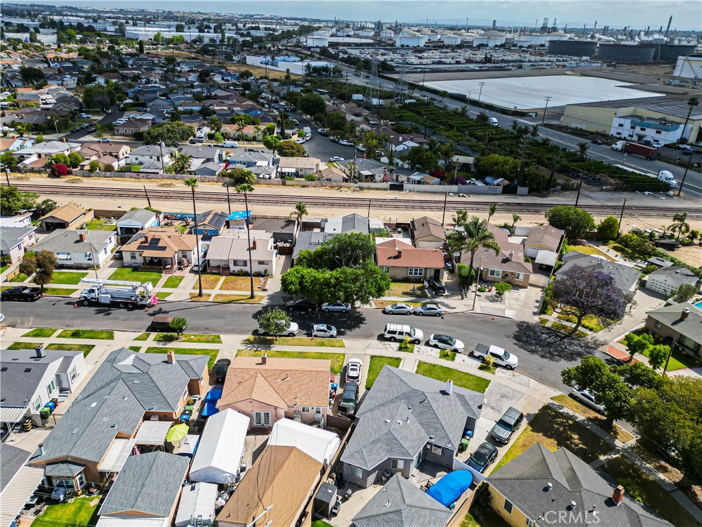 https://media.crmls.org/medias/1ad79946-49ed-468b-bf73-542091cf5141.jpg?preset=X-Large