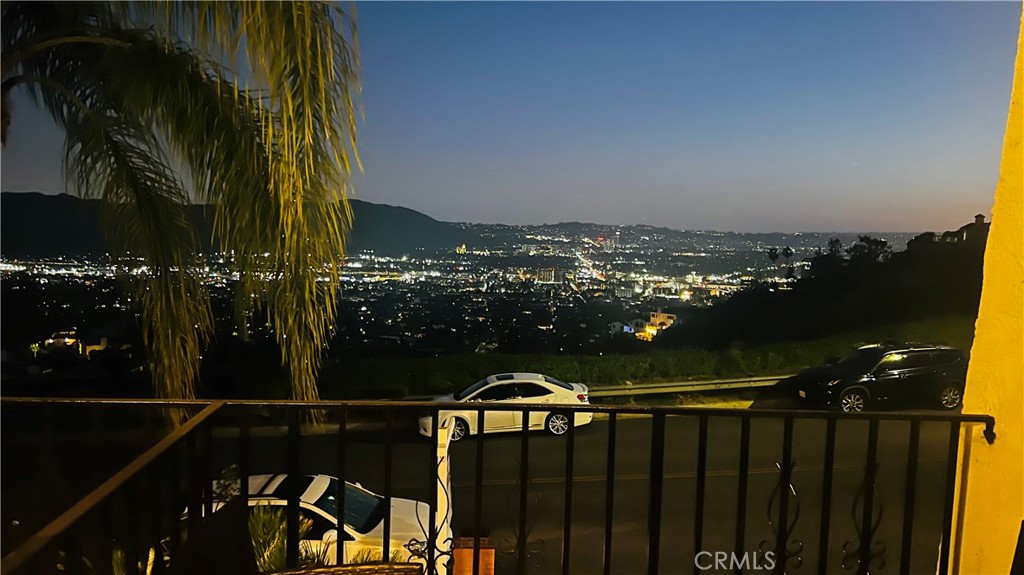 https://media.crmls.org/medias/1ad88417-5ce8-455d-b899-f48d23a1995c.jpg?preset=X-Large