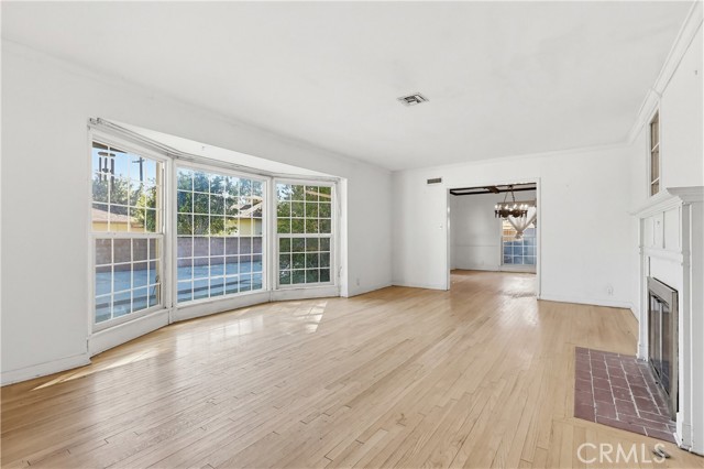 Detail Gallery Image 12 of 34 For 10314 Encino, Granada Hills,  CA 91344 - 4 Beds | 2 Baths