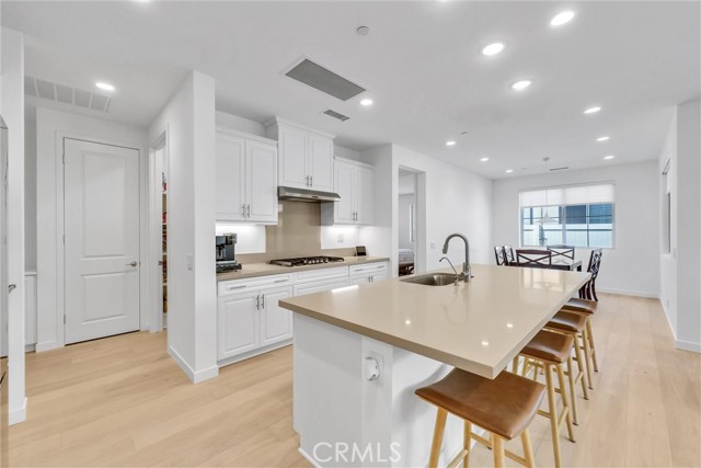 Detail Gallery Image 10 of 29 For 10943 Carrillo Ct, Cypress,  CA 90720 - 2 Beds | 2 Baths