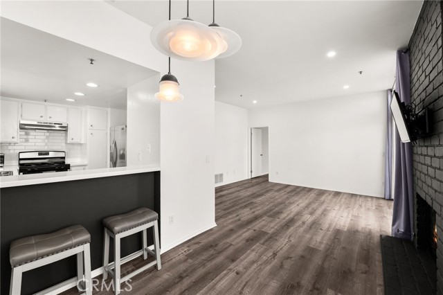 Detail Gallery Image 8 of 33 For 17722 Sergio, Huntington Beach,  CA 92647 - 2 Beds | 2 Baths