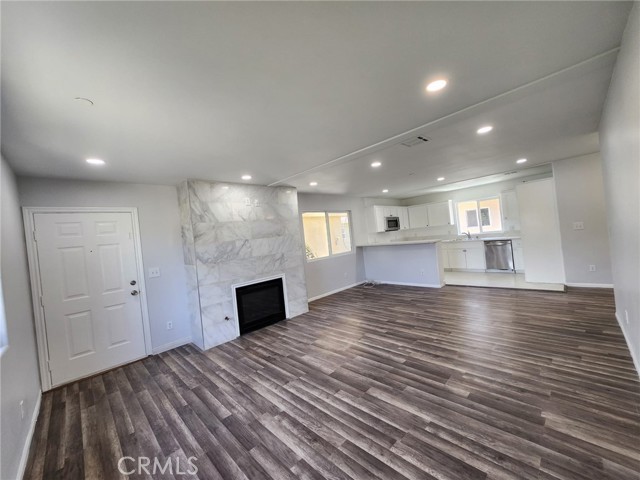 Detail Gallery Image 9 of 34 For 13801 Hoyt St #115,  Pacoima,  CA 91331 - 4 Beds | 4 Baths