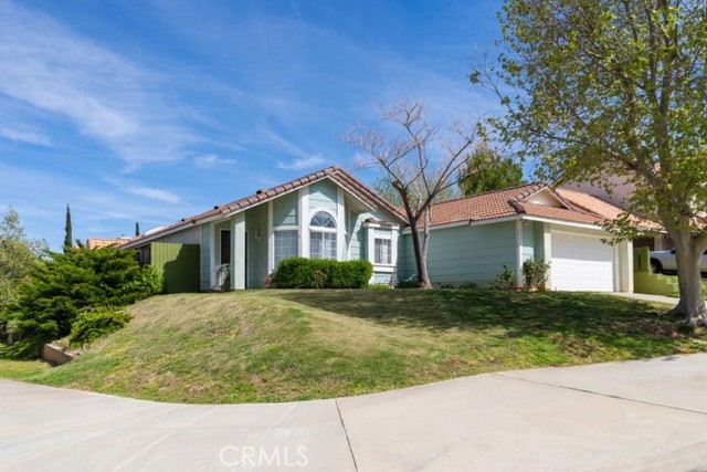 Detail Gallery Image 1 of 29 For 39370 Landmark Ct, Palmdale,  CA 93551 - 4 Beds | 2 Baths