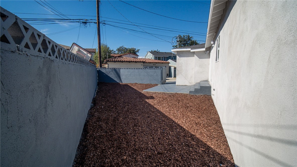 Detail Gallery Image 29 of 33 For 5478 E Pacific Coast, Long Beach,  CA 90804 - 3 Beds | 3 Baths