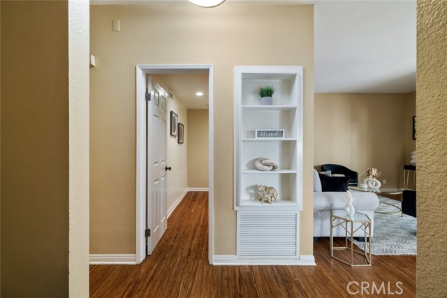484 S Euclid Avenue, Pasadena CA: https://media.crmls.org/medias/1adbb137-185d-46ee-b983-b63846c1c2bf.jpg