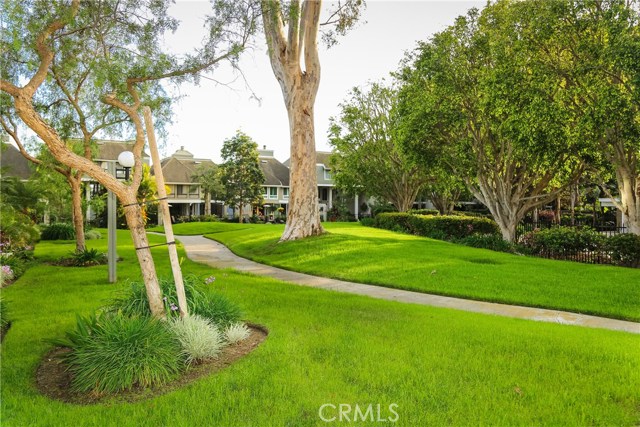 Detail Gallery Image 25 of 34 For 16391 Forest Hills Ln, Huntington Beach,  CA 92649 - 3 Beds | 2/1 Baths