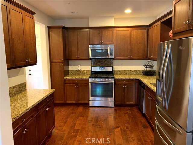 Detail Gallery Image 4 of 11 For 684 S Casita St, Anaheim,  CA 92805 - 3 Beds | 2/1 Baths