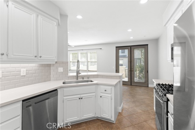 Detail Gallery Image 10 of 42 For 50 Sapphire, Irvine,  CA 92602 - 3 Beds | 2/1 Baths