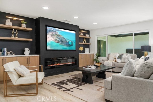 Detail Gallery Image 6 of 42 For 13762 Palace Way, Tustin,  CA 92780 - 5 Beds | 2/1 Baths