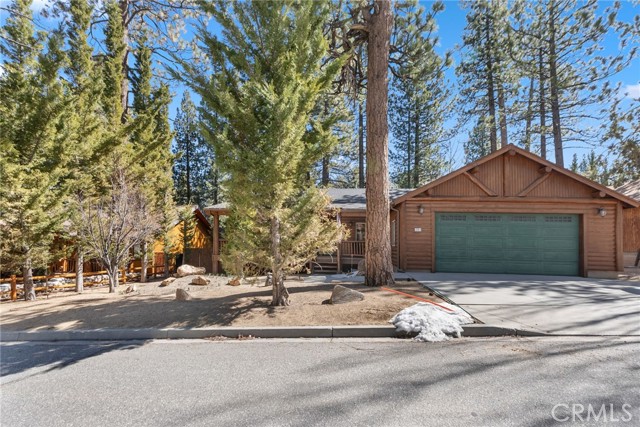 Detail Gallery Image 3 of 52 For 261 Crater Lake, Big Bear Lake,  CA 92315 - 3 Beds | 2 Baths