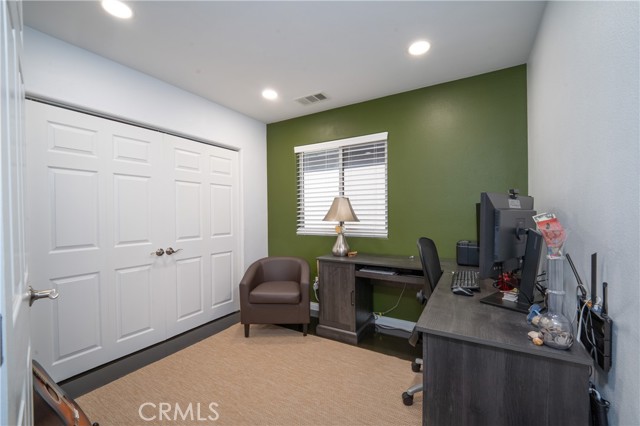 Detail Gallery Image 11 of 17 For 14557 Cambria Way, Sylmar,  CA 91342 - 4 Beds | 3 Baths