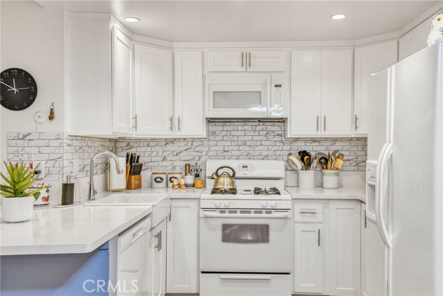 Detail Gallery Image 9 of 25 For 15155 Sherman Way #14,  Van Nuys,  CA 91405 - 1 Beds | 1 Baths