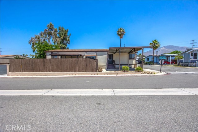 7717 Church Avenue, Highland CA: https://media.crmls.org/medias/1ae0017f-637e-4baa-ab1b-1069b21ee514.jpg