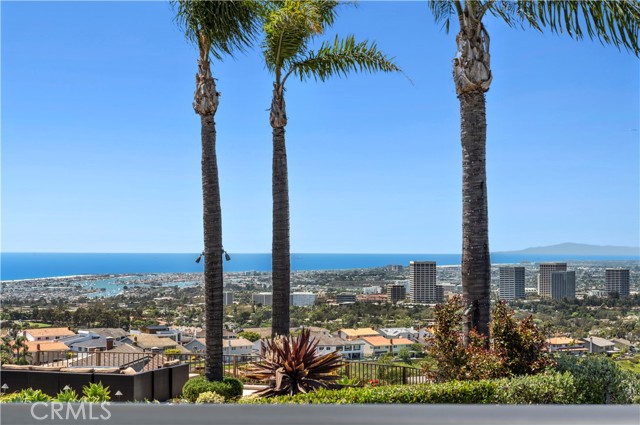 66 Drakes Bay Drive, Corona del Mar CA: https://media.crmls.org/medias/1ae13c22-edba-44df-9f82-ee73d54531ce.jpg