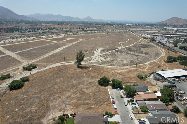 970 South Florez Street, Colton CA: https://media.crmls.org/medias/1ae14d42-9263-4847-af2d-b3a32c24fb82.jpg
