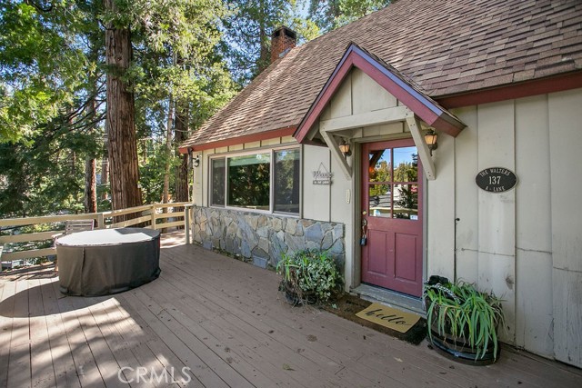 Detail Gallery Image 1 of 1 For 137 a Ln, Lake Arrowhead,  CA 92352 - 4 Beds | 1/1 Baths