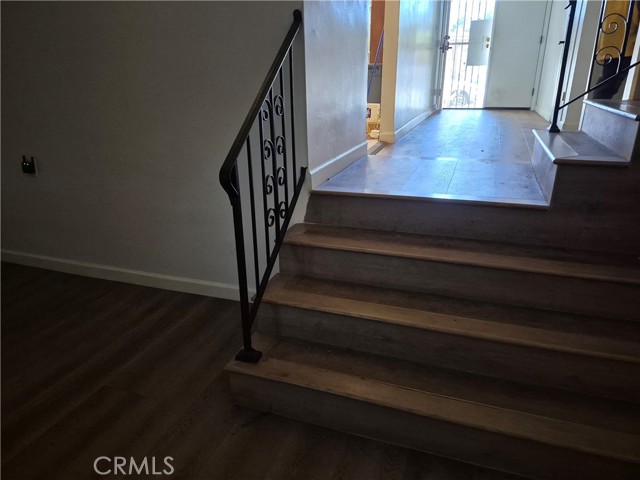 Detail Gallery Image 2 of 8 For 12621 S Hoover, Los Angeles,  CA 90044 - 4 Beds | 3 Baths