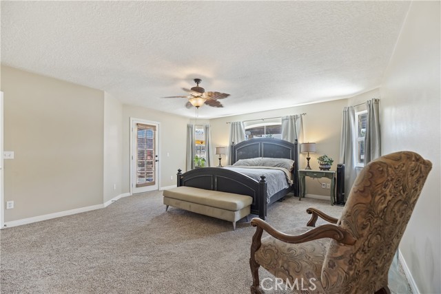 8328 Chateau Road, Phelan CA: https://media.crmls.org/medias/1ae27391-4da0-4a23-bcbc-857c49f3c067.jpg