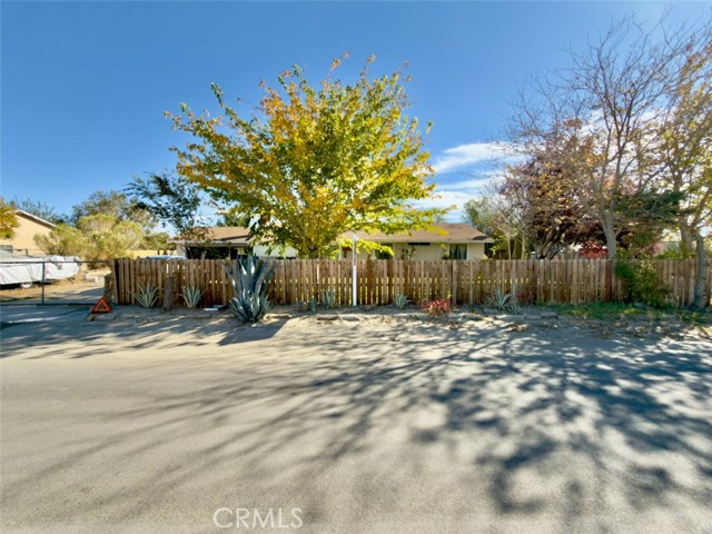 40912 168th E, Lancaster CA: https://media.crmls.org/medias/1ae2bb11-45c5-4dfe-94f4-6772ae5680c8.jpg