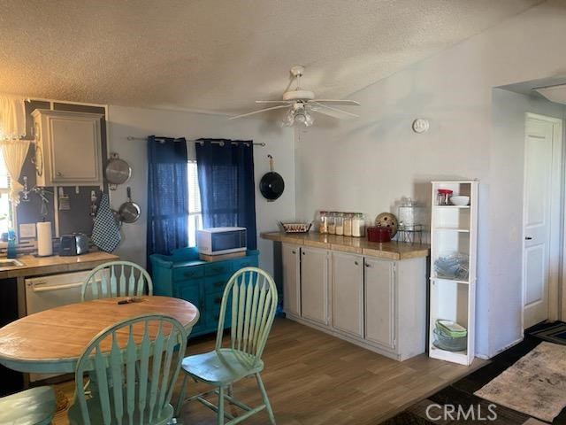 Detail Gallery Image 7 of 17 For 3303 Sierra #64,  Rosamond,  CA 93560 - 3 Beds | 2 Baths