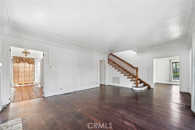 3098 N Arrowhead Avenue, San Bernardino CA: https://media.crmls.org/medias/1ae550cb-b0cd-4141-8bc5-4e2b322a4e7a.jpg