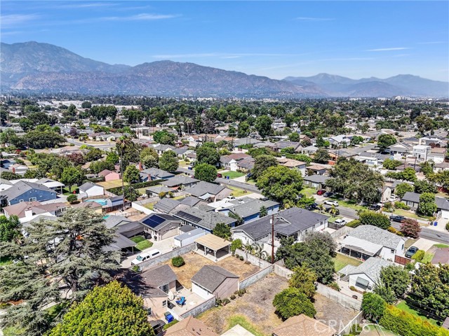 2451 Graydon Avenue, Monrovia CA: https://media.crmls.org/medias/1ae554bb-1d3c-4dd5-99ec-5dff5e430c46.jpg