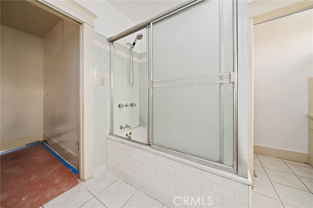1412 S Victoria Avenue, Los Angeles CA: https://media.crmls.org/medias/1ae55ebc-4358-464d-8b9a-6f384d74939e.jpg