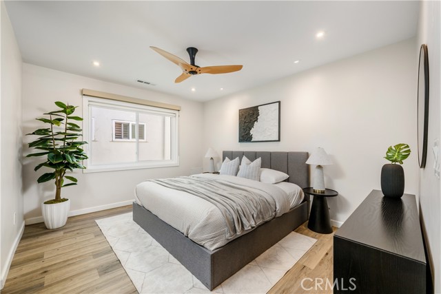 3901 E Livingston Drive, Long Beach CA: https://media.crmls.org/medias/1ae59133-2dbf-42fb-80b4-49a00cbad66c.jpg