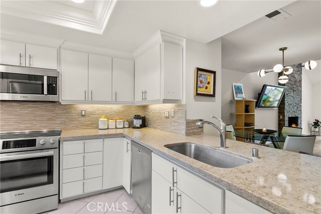 Detail Gallery Image 10 of 27 For 2 Canyon Island Dr #22,  Newport Beach,  CA 92660 - 2 Beds | 2 Baths